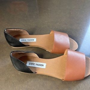 Steve Madden slip on shoes- tan and black